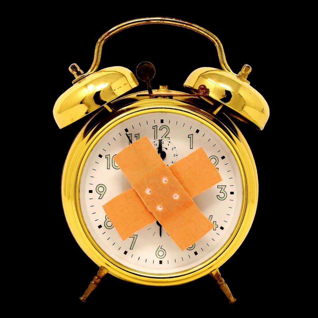 ゴルフの腰痛を改善するためのスイングテクニックは？