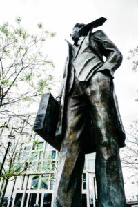 バンカーが苦手なゴルファーが克服するための練習方法は？